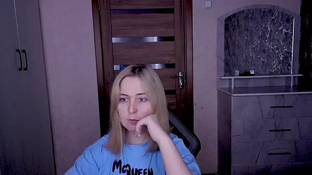 Kristy-Max online show from February 17, 2026, 8:50 pm