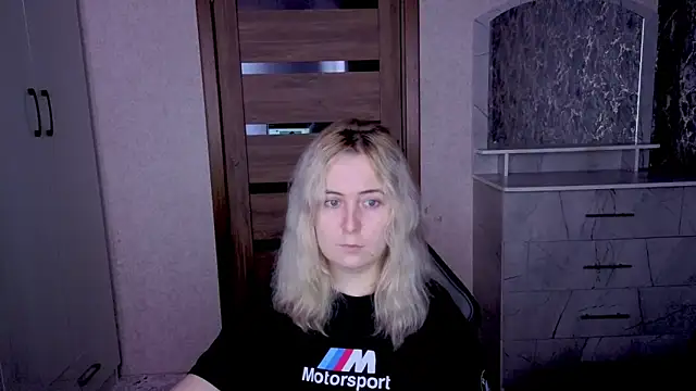 Kristy-Max online show from April 28, 2026, 9:30 pm
