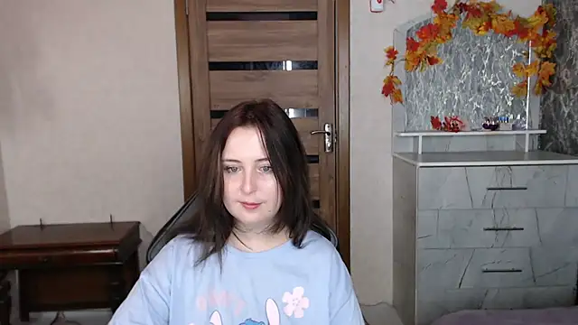 Kristy-Max online show from October 13, 2025, 10:32 pm