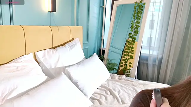 SunnyRisha online show from September 23, 2025, 5:03 am