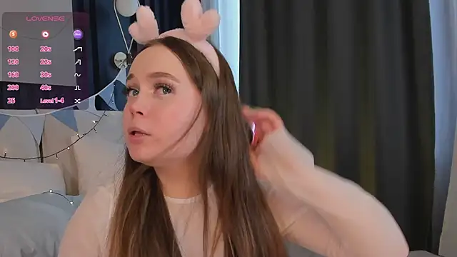 SunnyRisha online show from March 10, 2025, 9:01 am