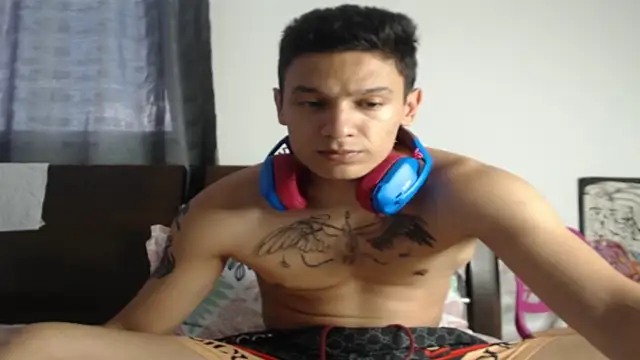 Tobicutee online show from January 17, 2026, 8:01 pm