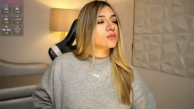 ashleyvalirya online show from September 9, 2025, 3:49 am