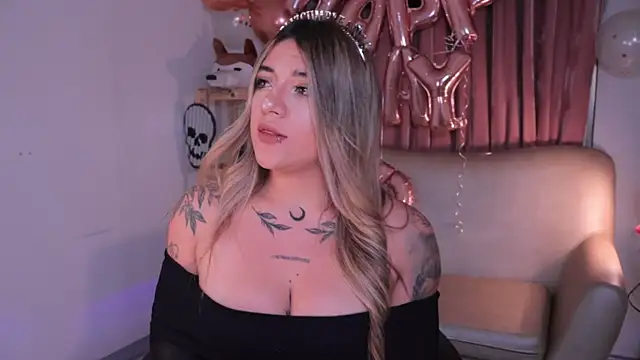 ashleyvalirya online show from October 24, 2025, 4:22 am