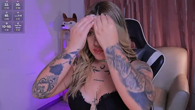 ashleyvalirya online show from September 11, 2025, 4:12 am