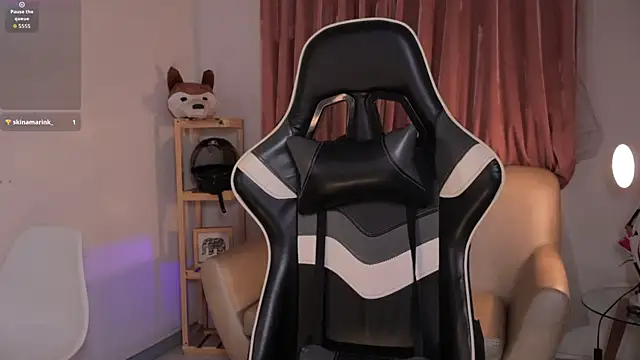 ashleyvalirya online show from October 14, 2025, 4:13 am