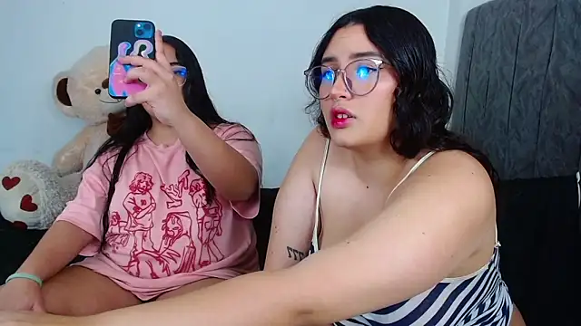 maddie-and-chelsea- online show from January 5, 2025, 10:29 pm