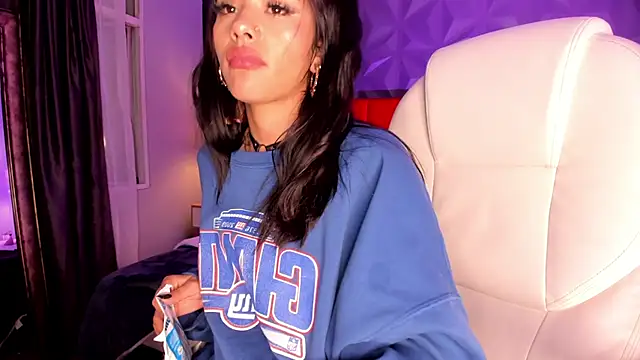 Giovanna oliveira online show from March 2, 2025, 6:37 am