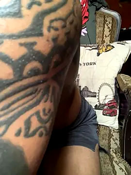 moody1996- online show from October 17, 2025, 7:22 am