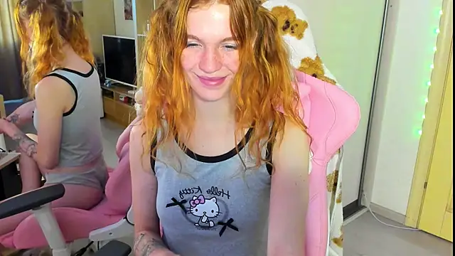 Sunny Elly online show from October 7, 2025, 8:37 am