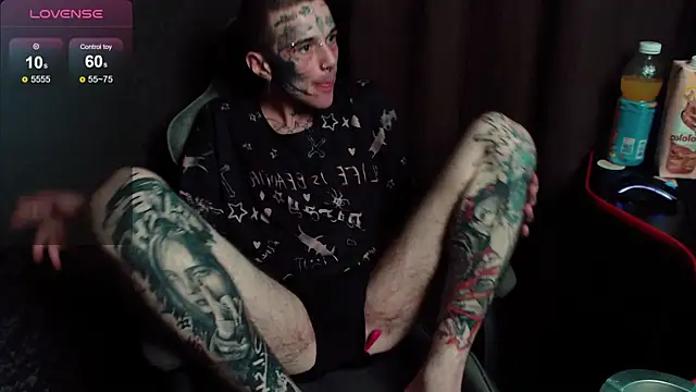 lonelycrystal online show from October 30, 2025, 10:39 pm