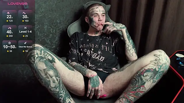 lonelycrystal online show from September 30, 2025, 7:53 pm