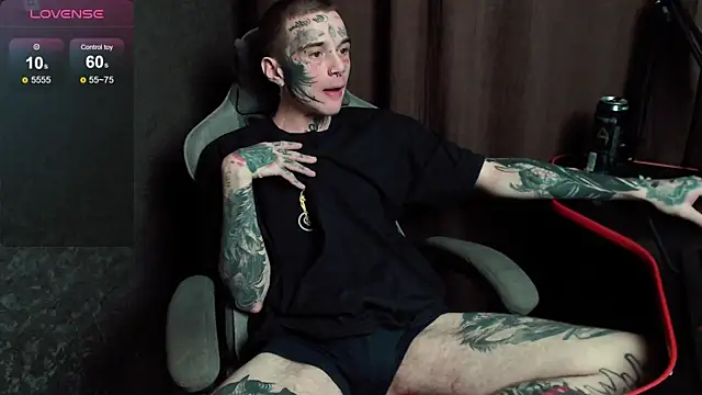 lonelycrystal online show from November 2, 2025, 1:05 pm