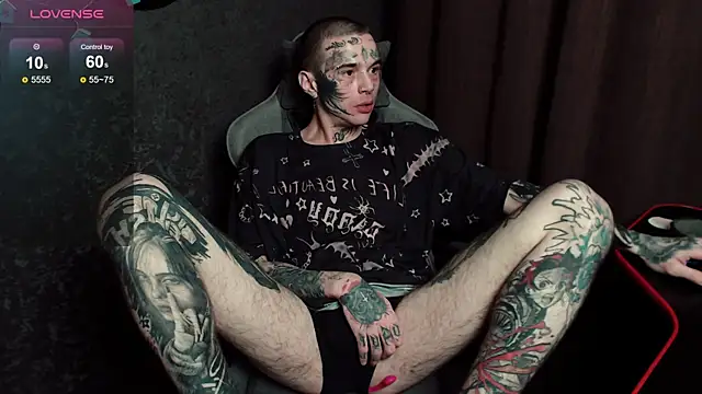 lonelycrystal online show from October 2, 2025, 9:51 pm