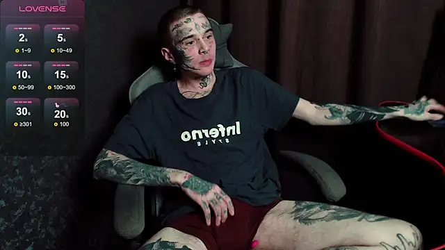 lonelycrystal online show from October 29, 2025, 5:45 pm