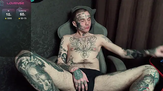 lonelycrystal online show from October 1, 2025, 8:35 pm