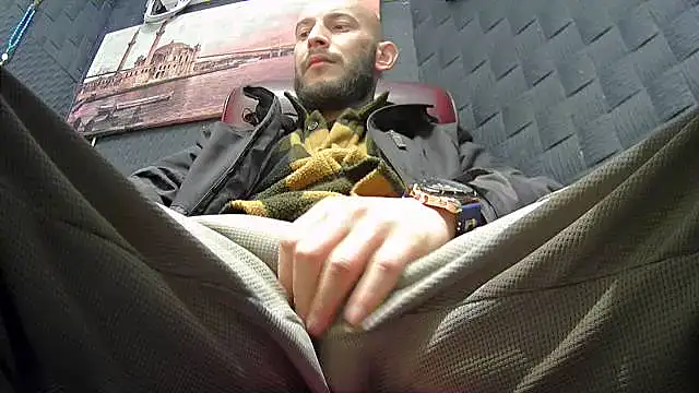 hardbigcock16 online show from January 16, 2026, 6:28 am