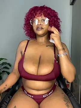 Snapshot of Boobylicious_BB chatting on February 4, 2026, 6:08 am Boobylicious BB online show from February 4, 2026, 6:08 am