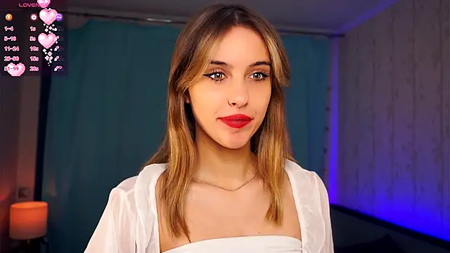 FannyHewson online show from November 19, 2025, 7:58 pm