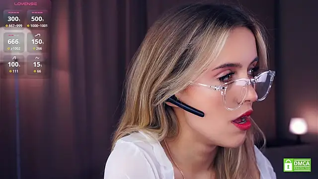 FannyHewson online show from September 12, 2025, 8:08 pm