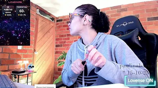 paulinabarnett- online show from October 15, 2025, 2:47 pm