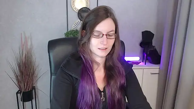 Snapshot of emmaxDelight chatting on November 20, 2025, 7:09 am emmaxDelight online show from November 20, 2025, 7:09 am