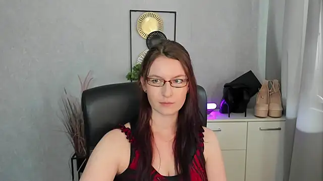 emmaxDelight online show from July 27, 2026, 12:23 pm