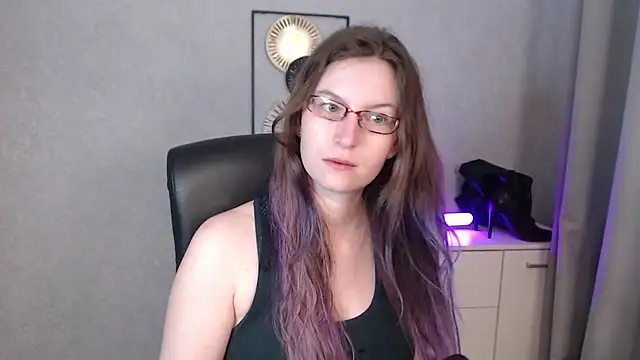 Snapshot of emmaxDelight chatting on September 11, 2025, 5:29 am emmaxDelight online show from September 11, 2025, 5:29 am