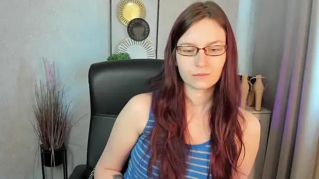 Snapshot of emmaxDelight chatting on June 10, 2026, 5:30 am emmaxDelight online show from June 10, 2026, 5:30 am