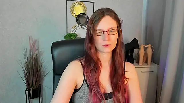 Snapshot of emmaxDelight chatting on May 18, 2026, 5:34 am emmaxDelight online show from May 18, 2026, 5:34 am
