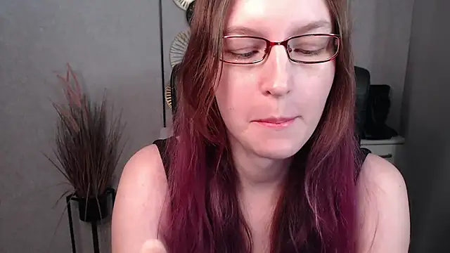 Snapshot of emmaxDelight chatting on February 27, 2025, 10:33 am emmaxDelight online show from February 27, 2025, 10:33 am