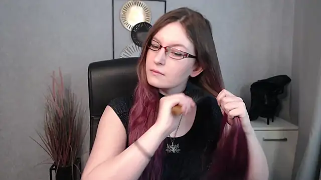 Snapshot of emmaxDelight chatting on March 15, 2025, 7:42 am emmaxDelight online show from March 15, 2025, 7:42 am