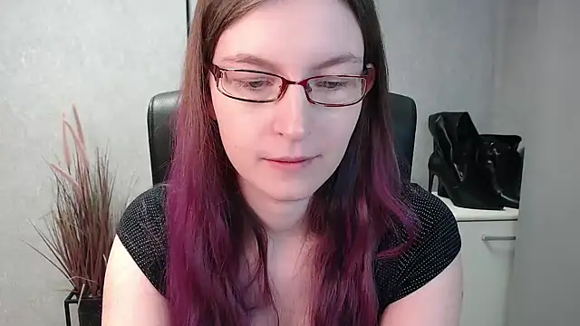 Snapshot of emmaxDelight chatting on February 18, 2025, 10:16 am emmaxDelight online show from February 18, 2025, 10:16 am