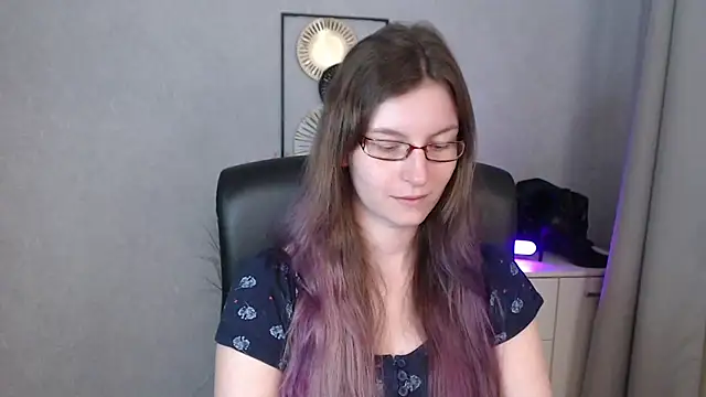 Snapshot of emmaxDelight chatting on September 15, 2025, 5:52 am emmaxDelight online show from September 15, 2025, 5:52 am