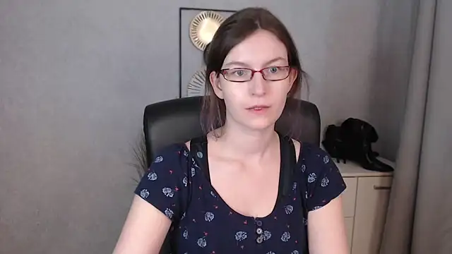 Snapshot of emmaxDelight chatting on September 16, 2025, 5:19 am emmaxDelight online show from September 16, 2025, 5:19 am