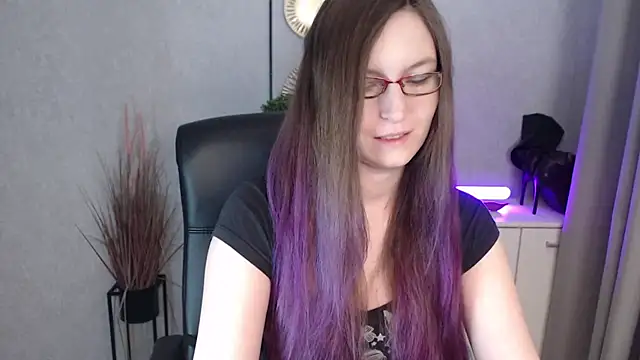 Snapshot of emmaxDelight chatting on November 22, 2025, 7:07 am emmaxDelight online show from November 22, 2025, 7:07 am