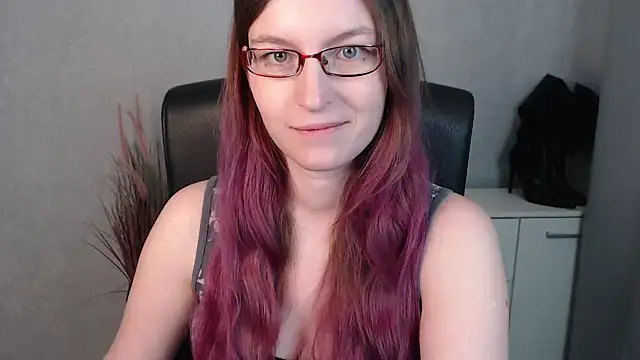 Snapshot of emmaxDelight chatting on February 12, 2025, 10:14 am emmaxDelight online show from February 12, 2025, 10:14 am