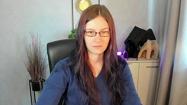 emmaxDelight online show from July 14, 2026, 5:23 am