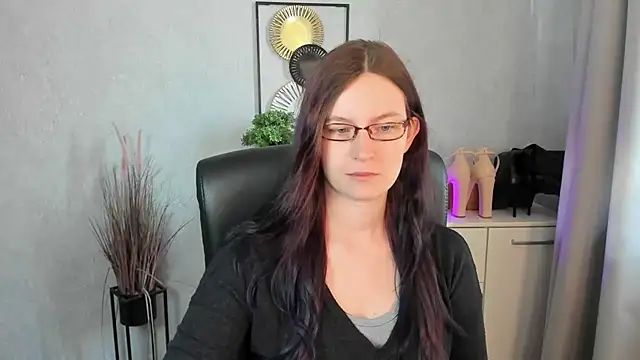 emmaxDelight online show from July 15, 2026, 5:36 am