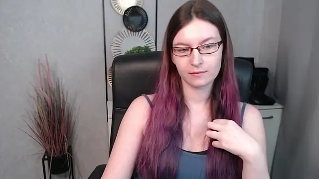 Snapshot of emmaxDelight chatting on February 20, 2025, 10:16 am emmaxDelight online show from February 20, 2025, 10:16 am