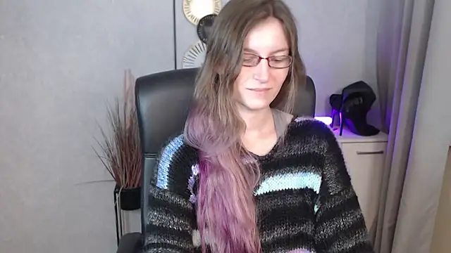 Snapshot of emmaxDelight chatting on September 22, 2025, 5:35 am emmaxDelight online show from September 22, 2025, 5:35 am