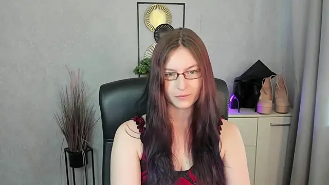emmaxDelight online show from July 24, 2026, 6:09 am
