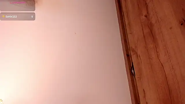 Mia ross16 online show from February 21, 2025, 8:16 pm