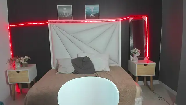 Lina Castle online show from February 6, 2025, 3:59 am