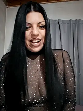 Snapshot of Paulitta- chatting on April 25, 2026, 1:52 am Paulitta- online show from April 25, 2026, 1:52 am