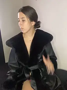  Luuna online show from March 15, 2025, 5:59 pm