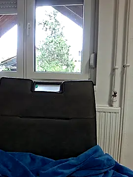 Snapshot of allinqueen chatting on October 12, 2025, 10:05 am allinqueen online show from October 12, 2025, 10:05 am