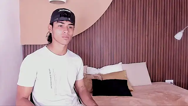 zander 2120 online show from March 9, 2025, 2:10 pm