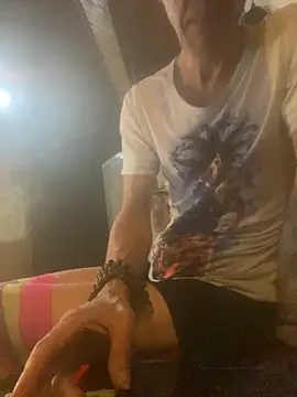 Snapshot of laye19 chatting on October 18, 2025, 1:18 am laye19 online show from October 18, 2025, 1:18 am