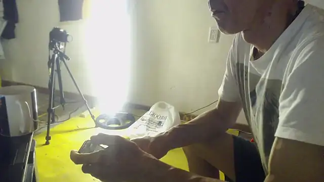 laye19 online show from March 9, 2025, 4:49 am